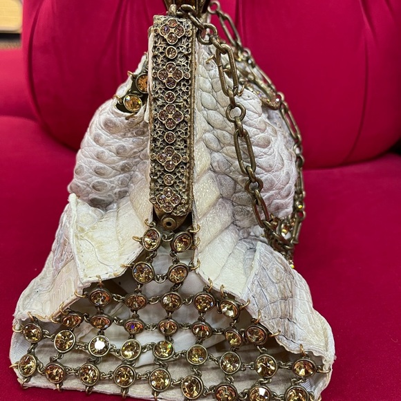 Rare Clara Kasavina Beige & Crystals Crocodile Katrina handbag with chain - Picture 12 of 14